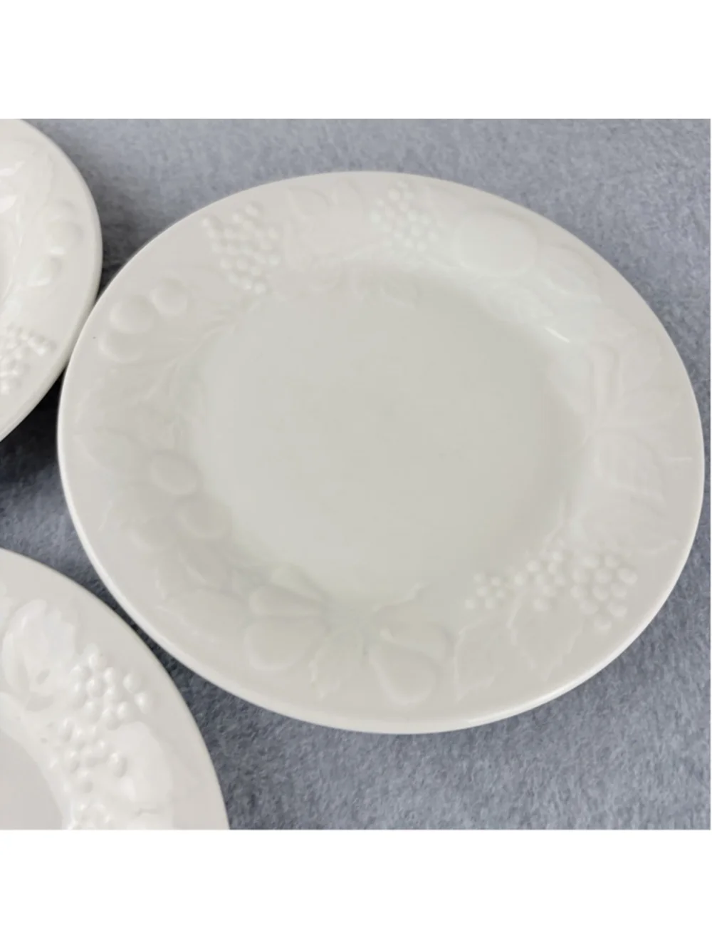 Gibson White Embossed Fruit Dessert Salad Plates 7 7/8